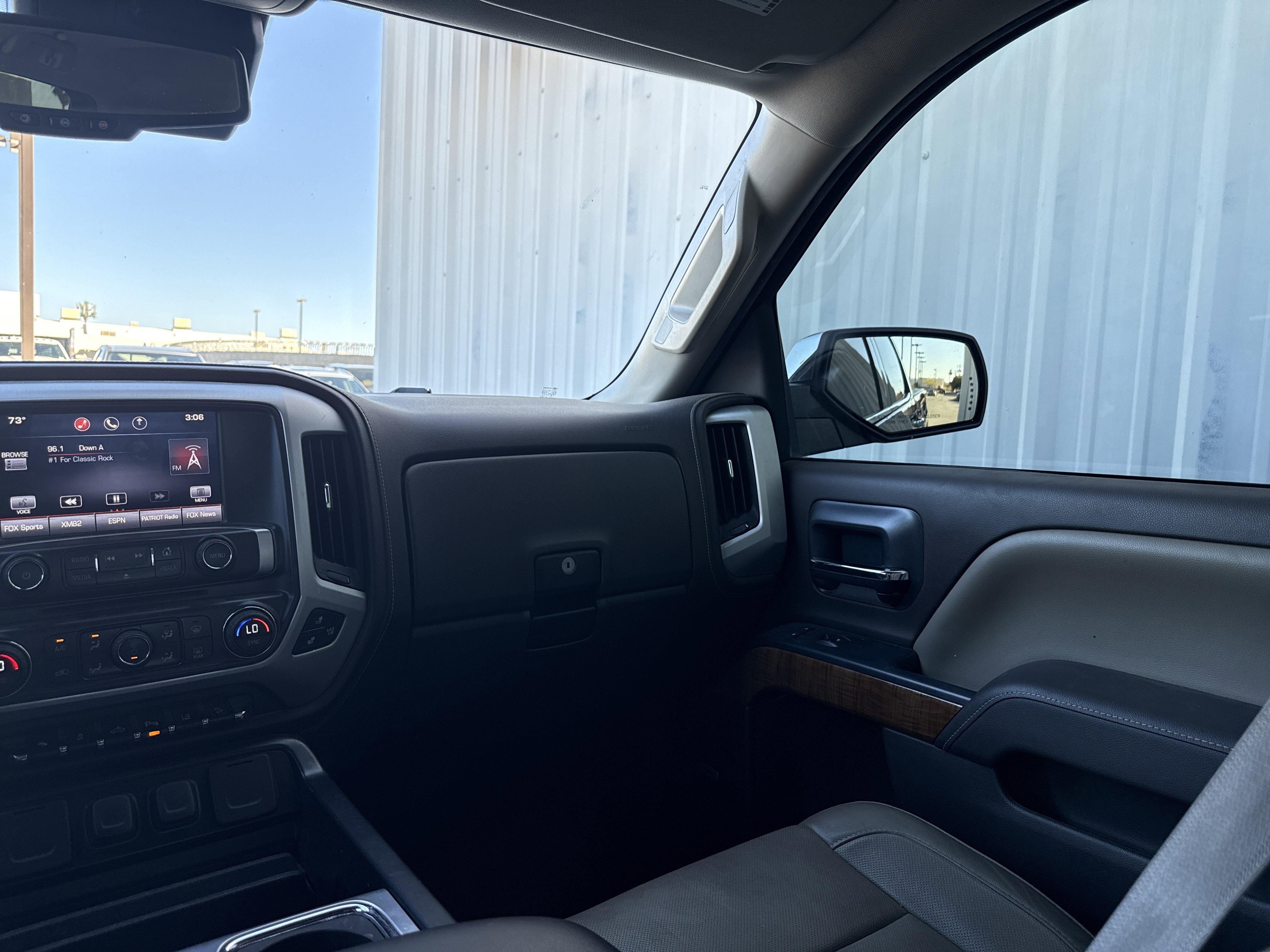Used 2014 GMC Sierra 1500 SLT w/ SLT Crew Cab Value Package image 23