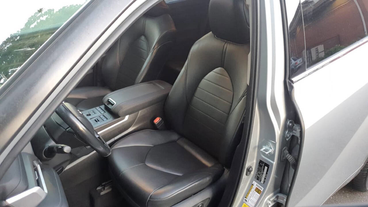 Used 2021 Toyota Highlander XLE image 52