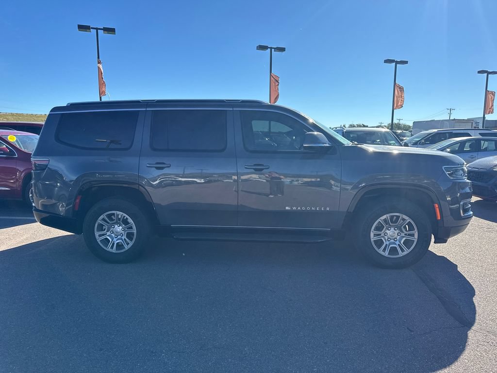 Used 2022 Jeep Wagoneer Series I AWD/4WD image 4