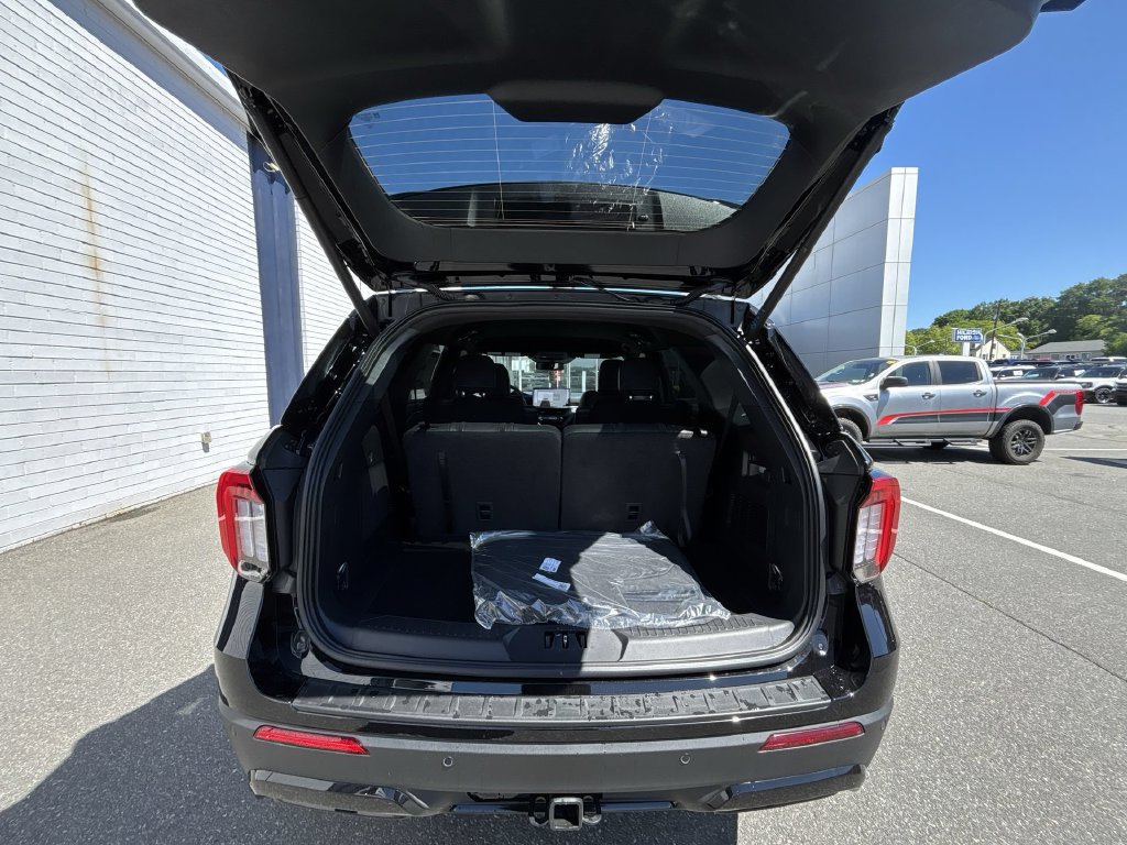 New 2026 Ford Explorer ST-Line w/ ST-Line Street Pack RWD image 21