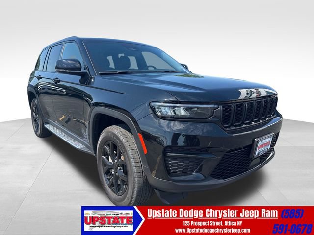 Used 2025 Jeep Grand Cherokee Altitude