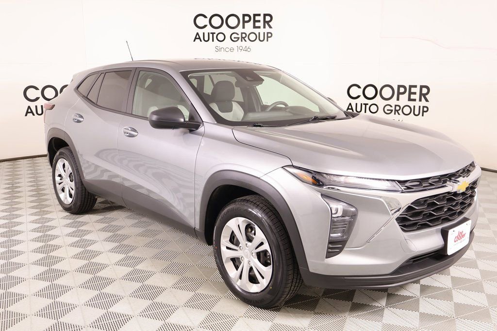 Used 2024 Chevrolet Trax LS w/ Driver Confidence Package