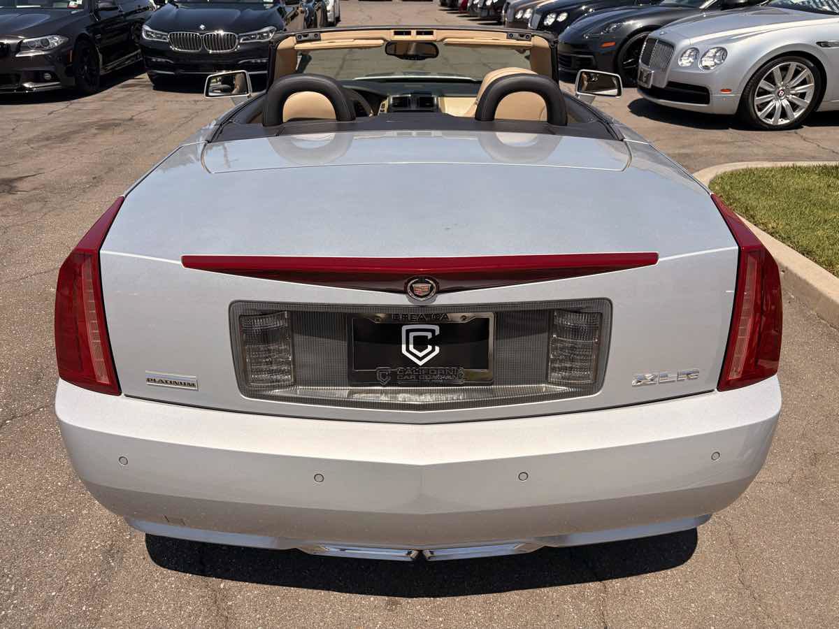 Used 2009 Cadillac XLR RWD image 5