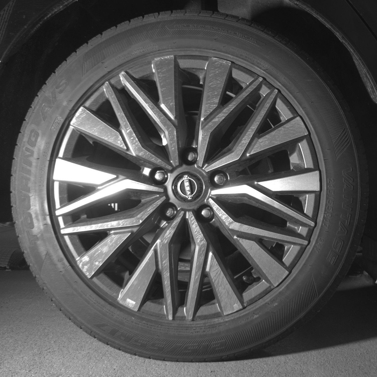 Used 2025 Nissan Altima 2.5 SV FWD image 15