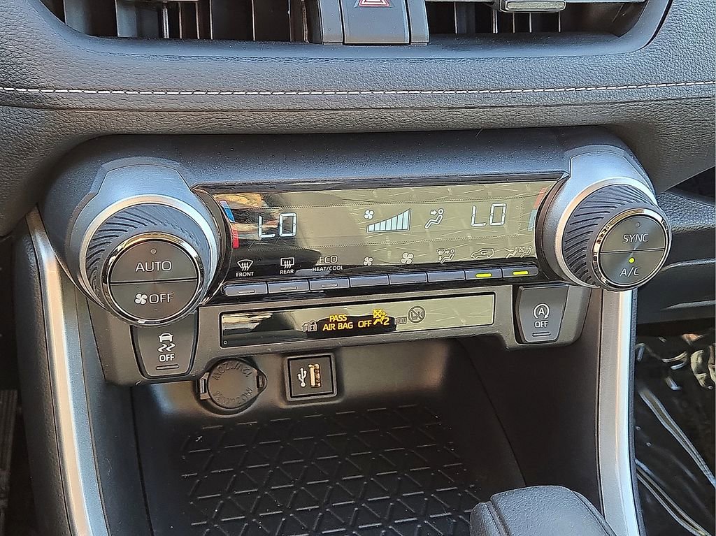 Used 2025 Toyota RAV4 XLE image 29