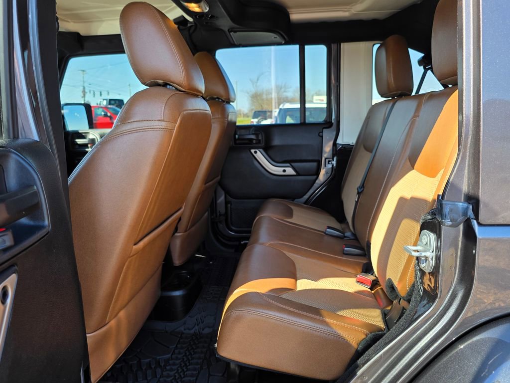 Used 2017 Jeep Wrangler Unlimited Sahara image 25