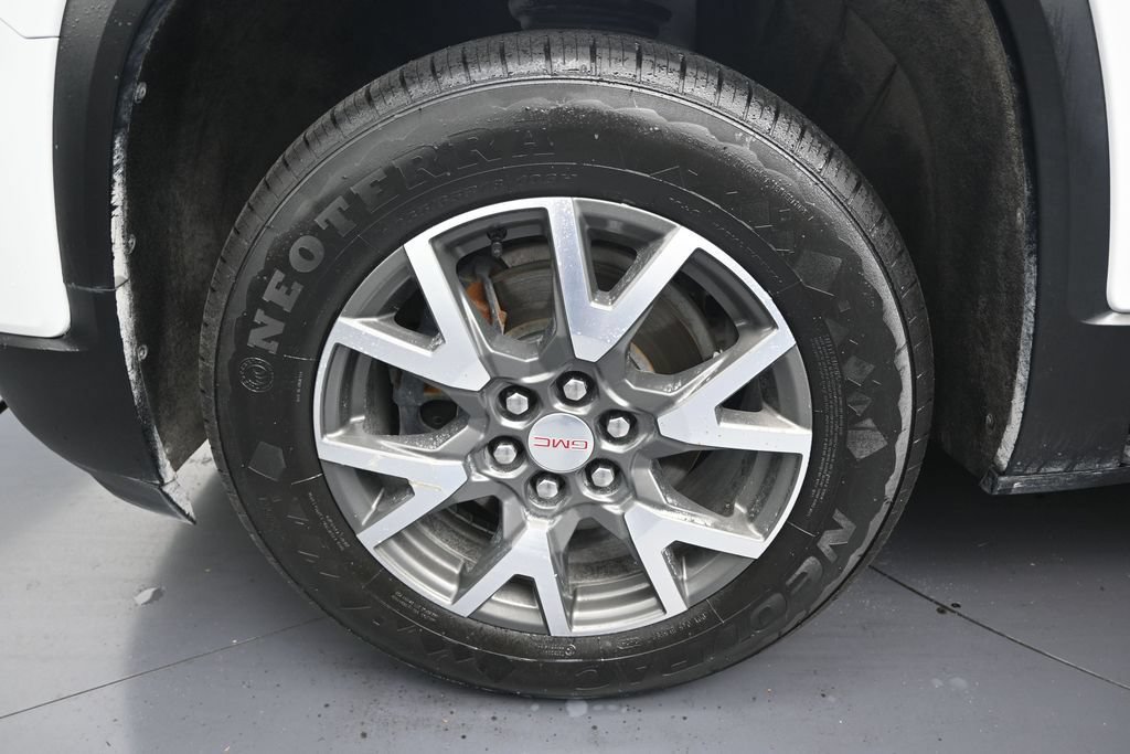 Used 2023 GMC Acadia SLE FWD image 9