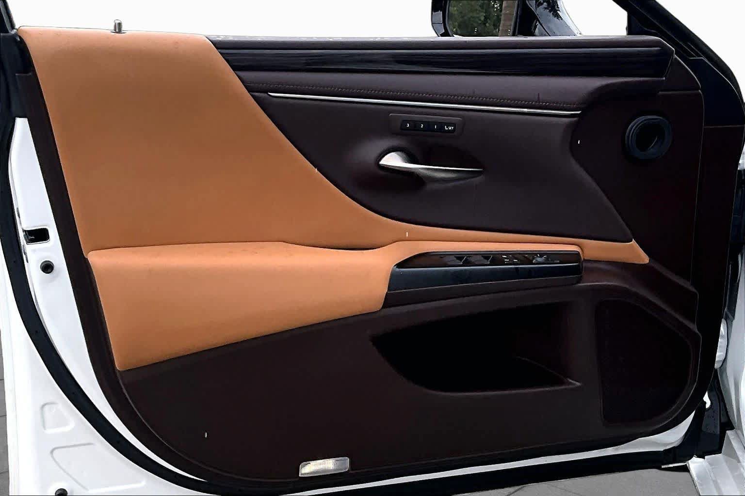 Used 2019 Lexus ES 300h w/ Premium Package FWD image 25