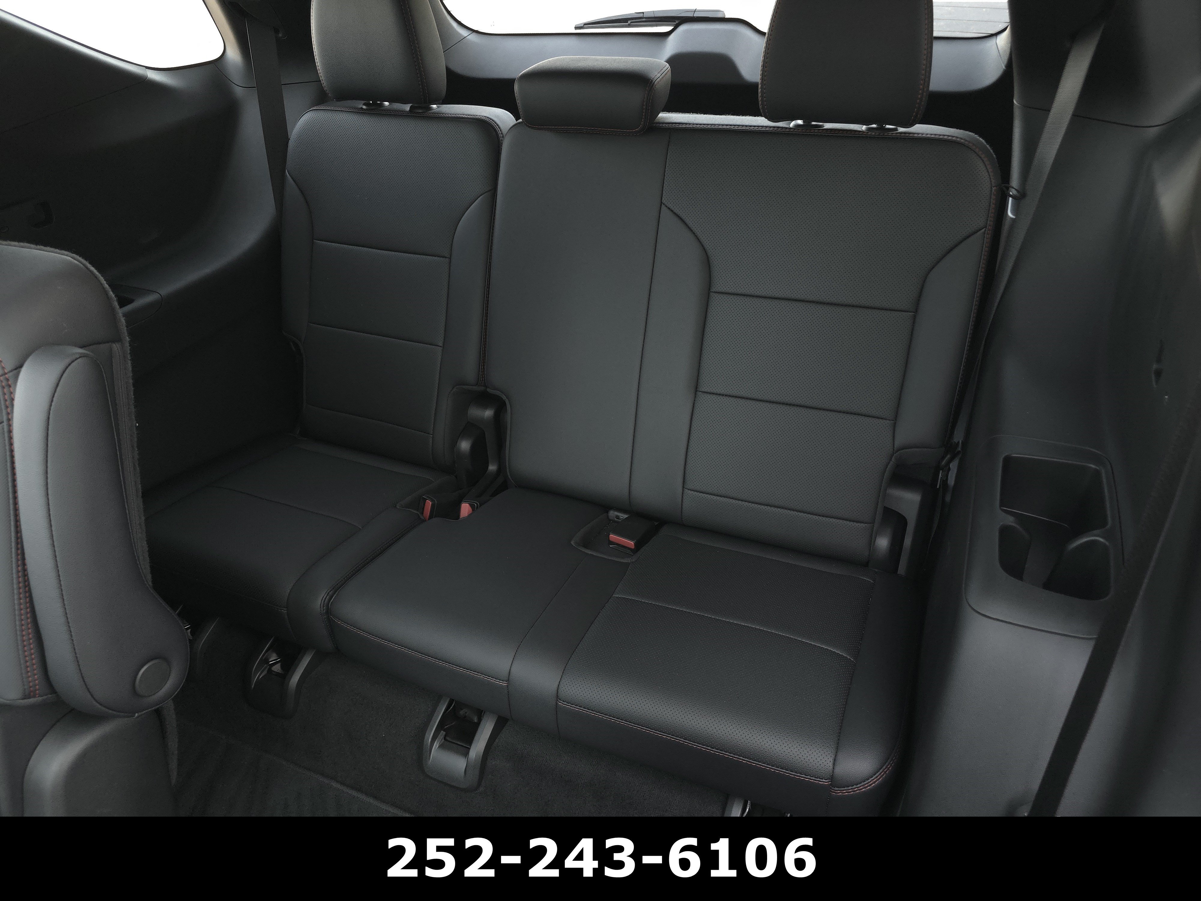 Used 2026 Chevrolet Traverse RS FWD image 39