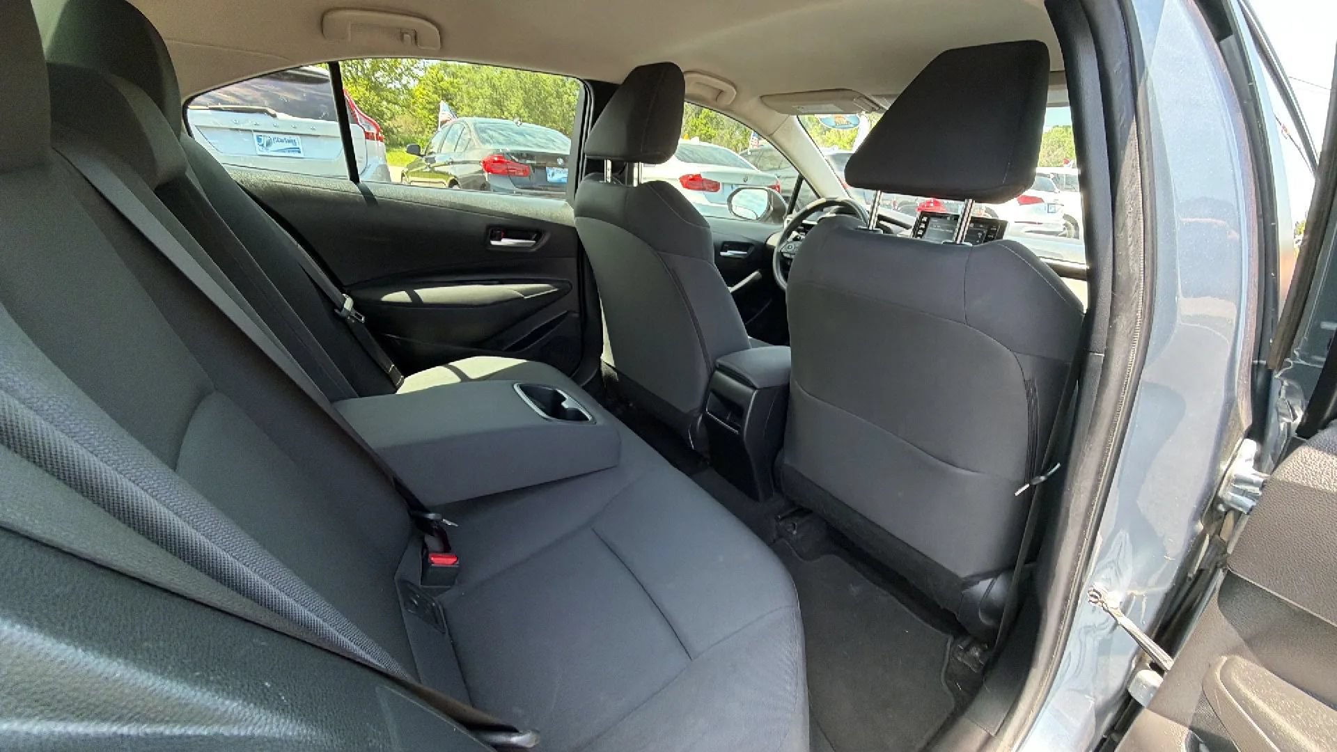Used 2021 Toyota Corolla LE FWD image 11