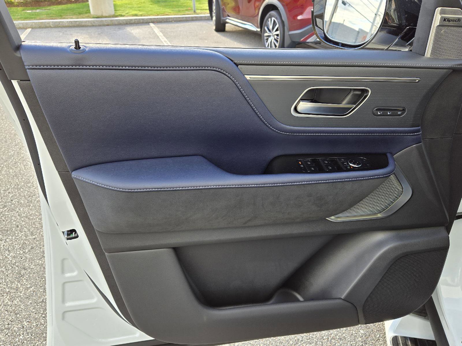 New 2026 INFINITI QX80 4WD image 7