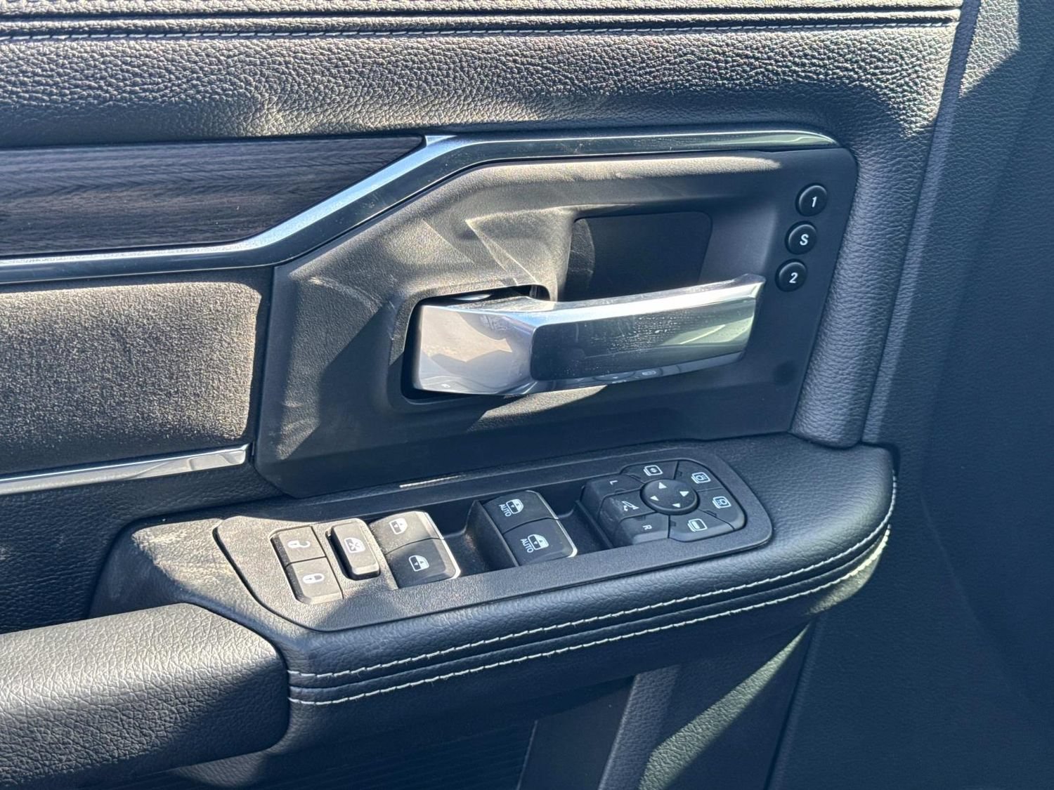 New 2026 RAM 2500 Laramie w/ Night Edition AWD/4WD image 25