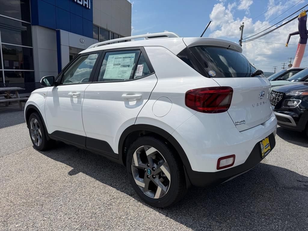 New 2026 Hyundai Venue SEL FWD image 5