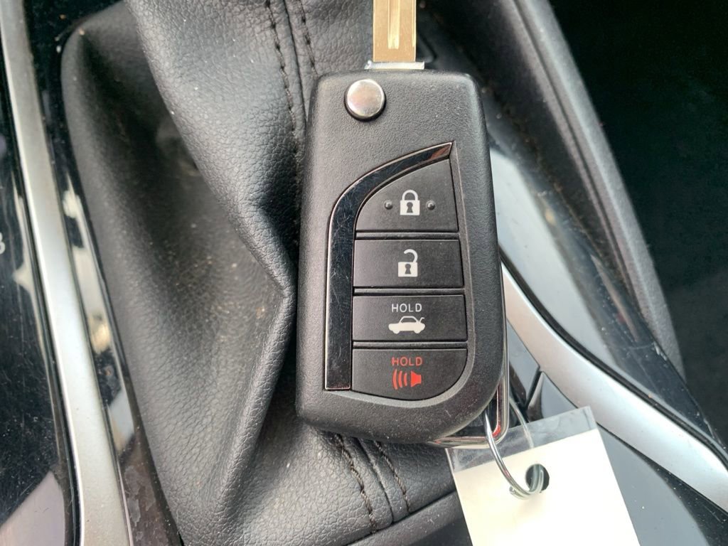 Used 2020 Toyota Corolla LE image 28