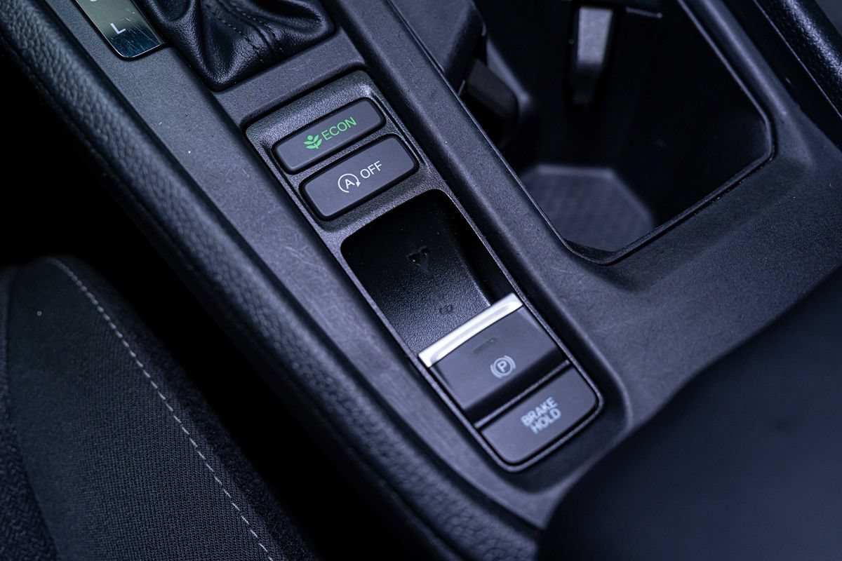Used 2025 Honda Accord SE image 9