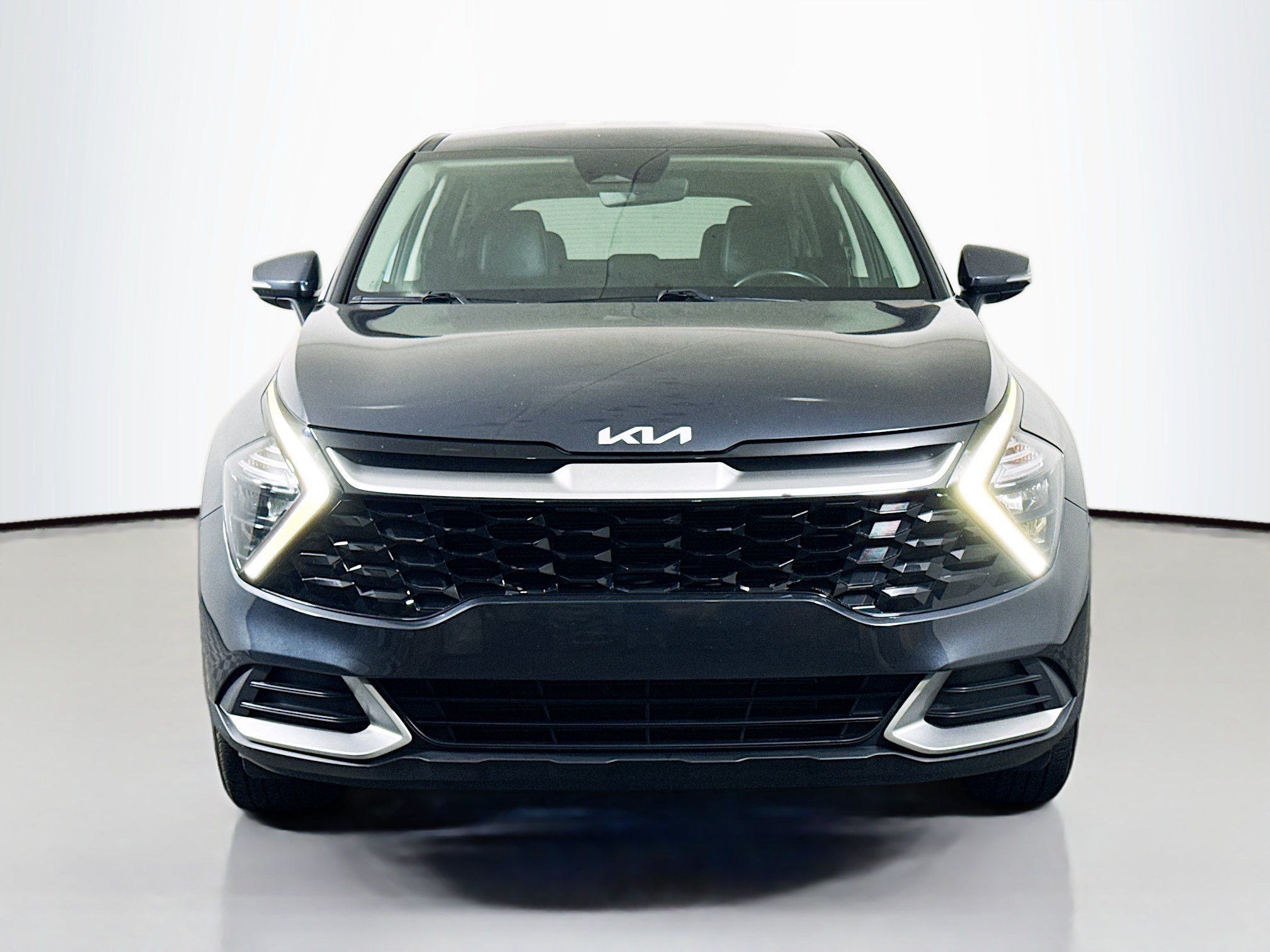 Used 2023 Kia Sportage EX FWD image 2