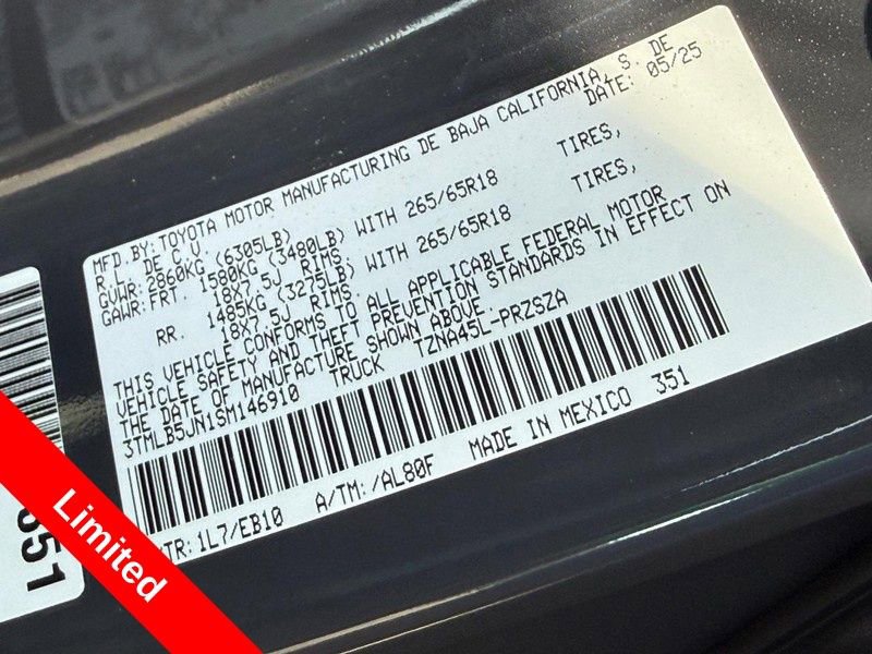 Used 2025 Toyota Tacoma Limited AWD/4WD image 31