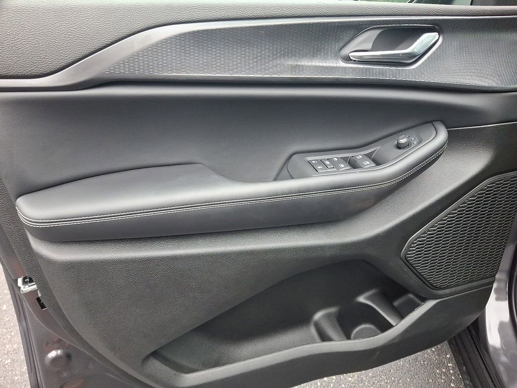 New 2025 Jeep Grand Cherokee Laredo X image 12