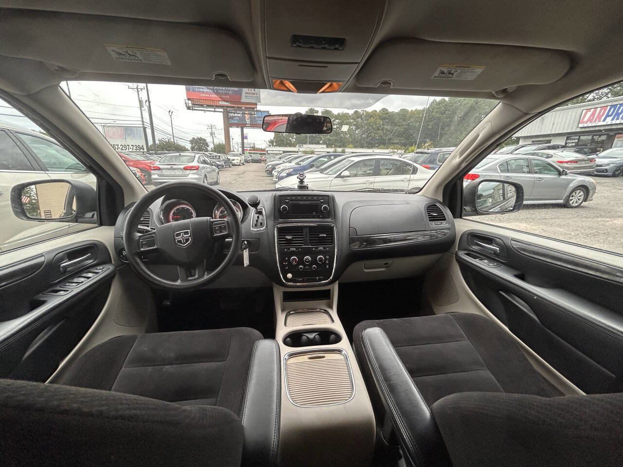 Used 2014 Dodge Grand Caravan SXT image 13