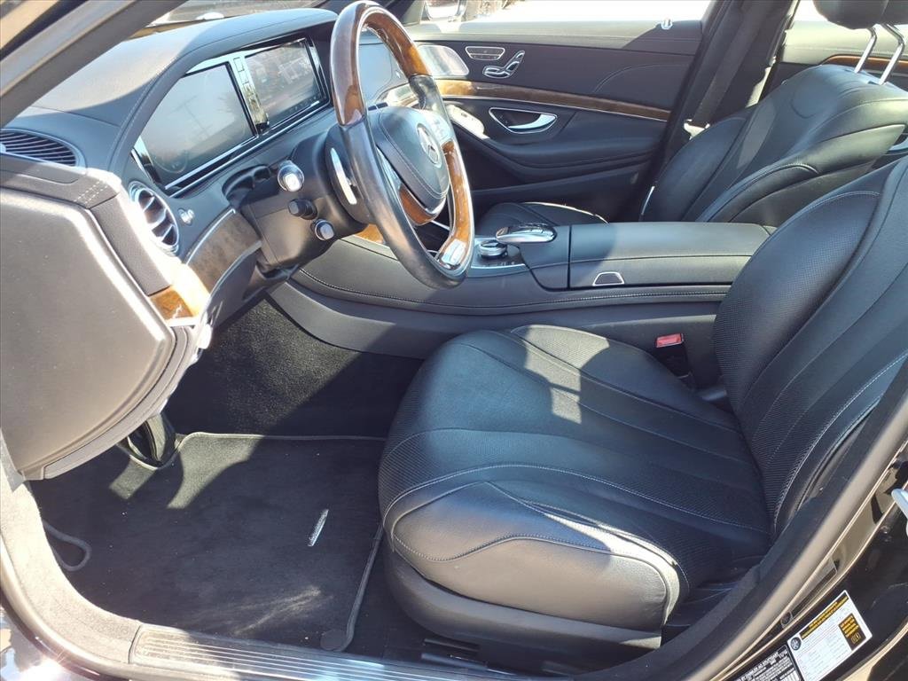 Used 2017 Mercedes-Benz S 550 Sedan image 20
