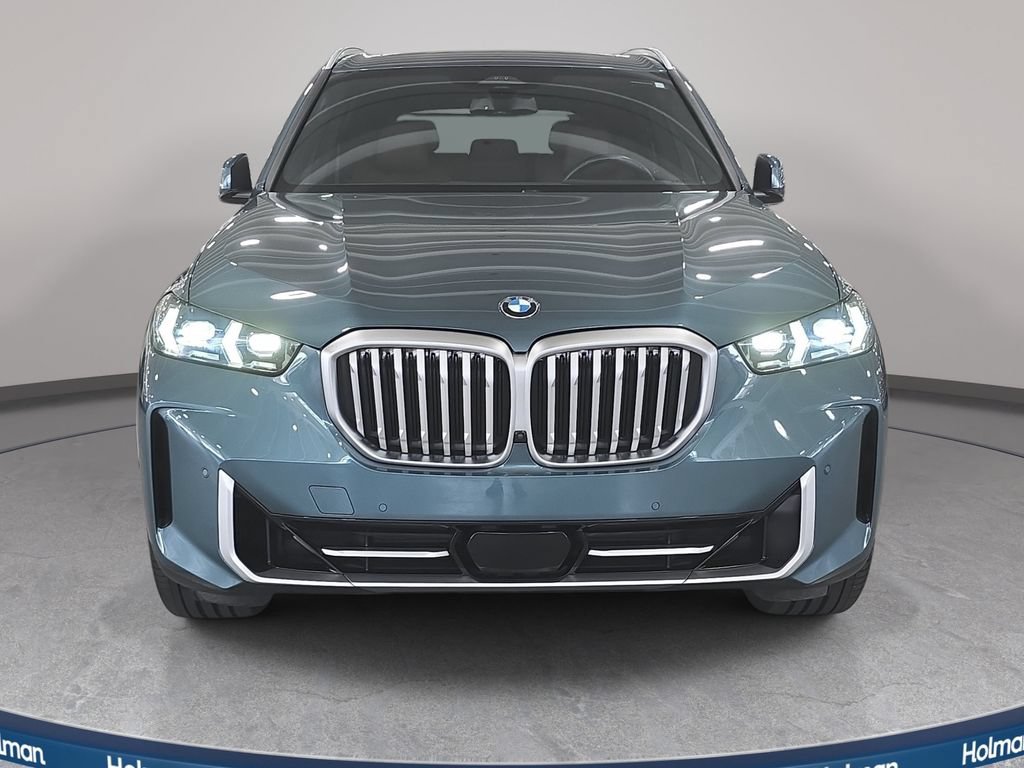 Certified 2025 BMW X5 xDrive40i w/ Parking Assistance Package AWD/4WD image 2