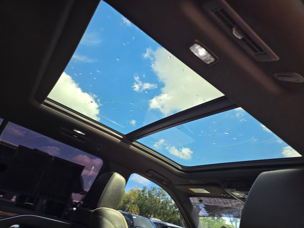 Used 2022 Cadillac Escalade ESV Premium Luxury image 44