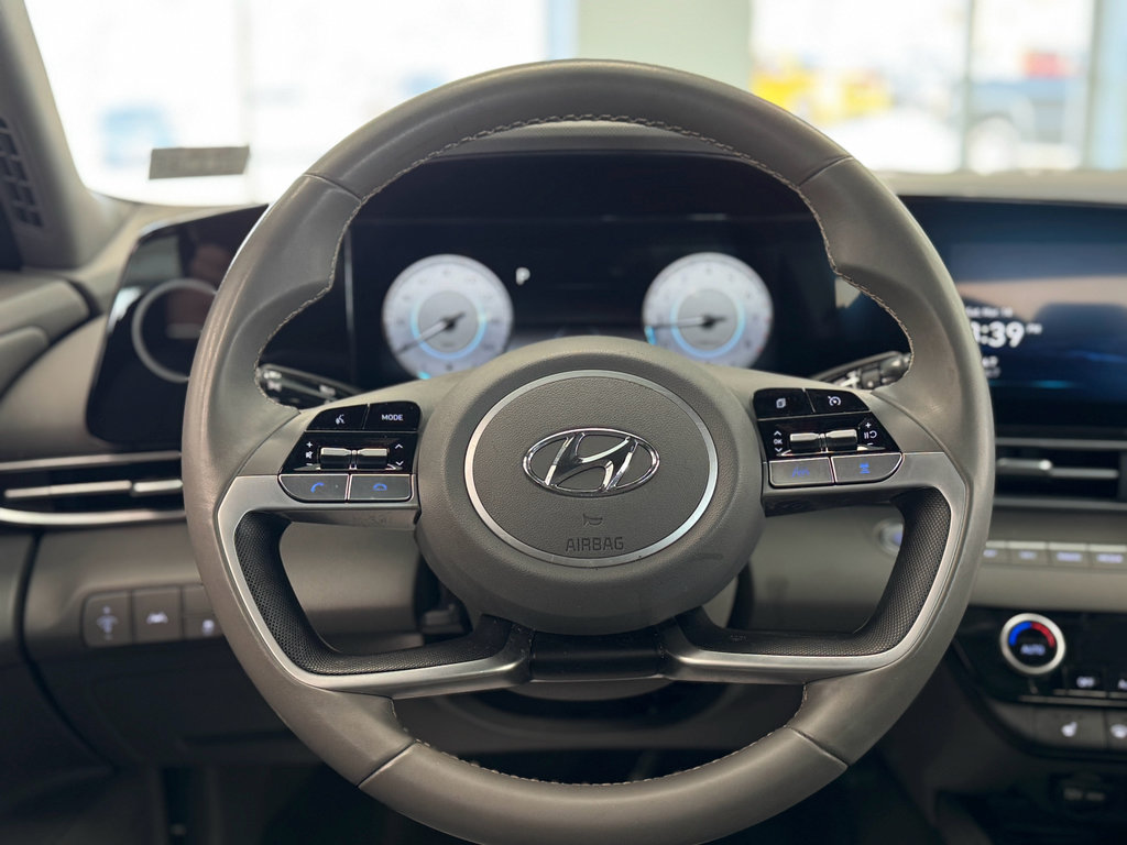 Used 2023 Hyundai Elantra SEL w/ Convenience Package image 17