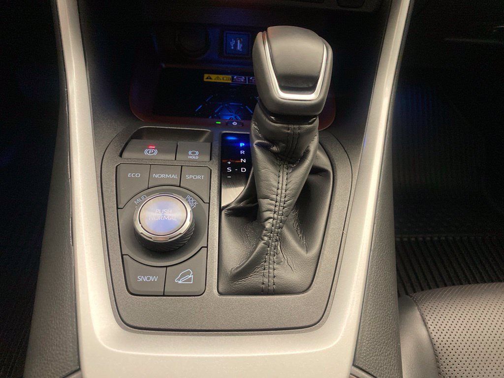 Used 2025 Toyota RAV4 Limited w/ Advanced Technology Package AWD/4WD image 16