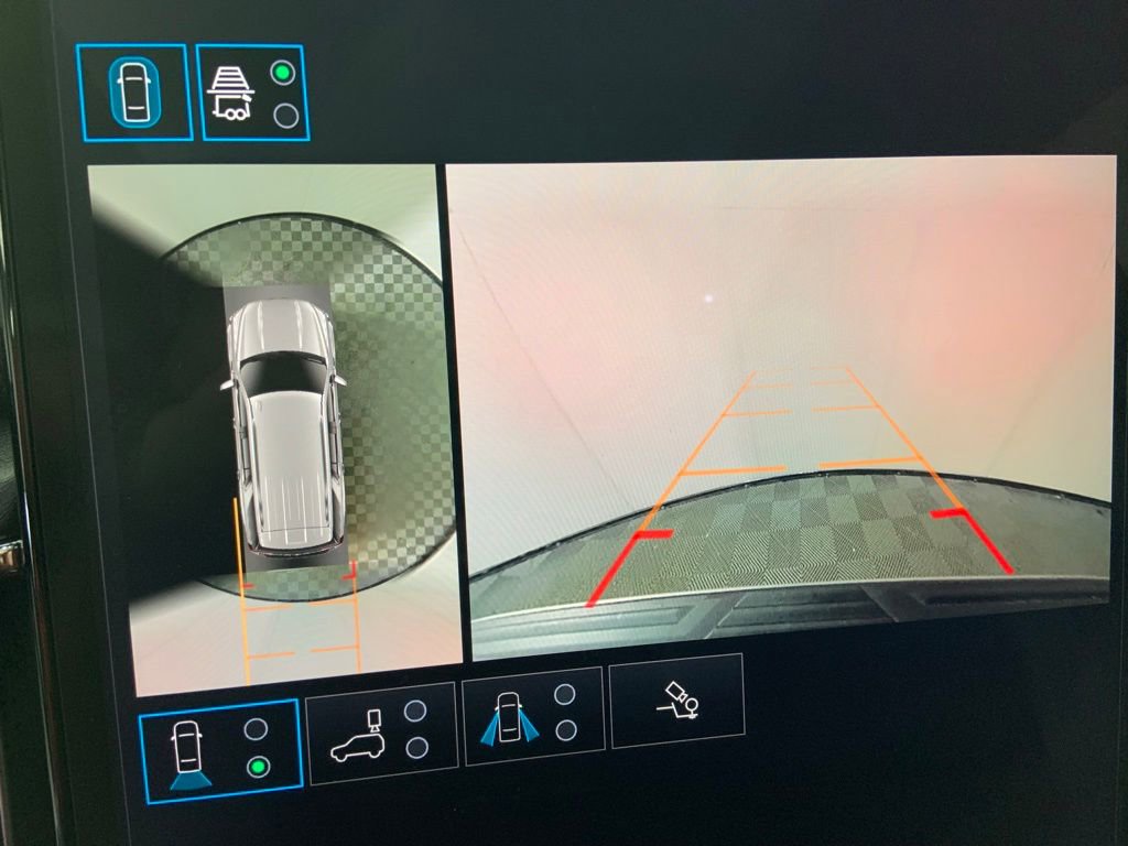 Used 2025 GMC Yukon Denali w/ Sun & Power Step Package image 7