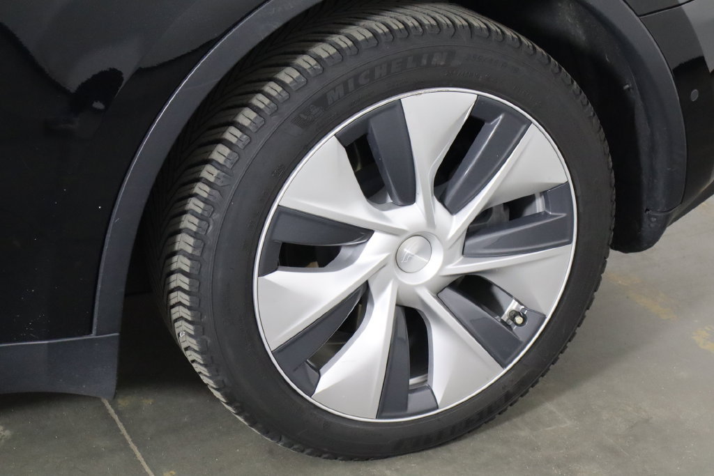 Used 2020 Tesla Model Y Long Range AWD/4WD image 43