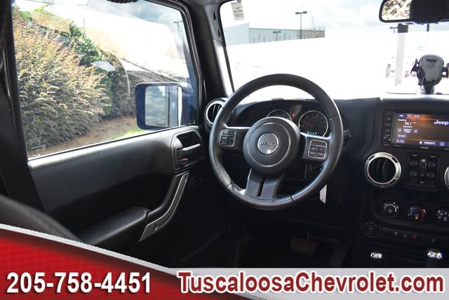 Used 2018 Jeep Wrangler Unlimited Rubicon w/ Connectivity Group AWD/4WD image 24