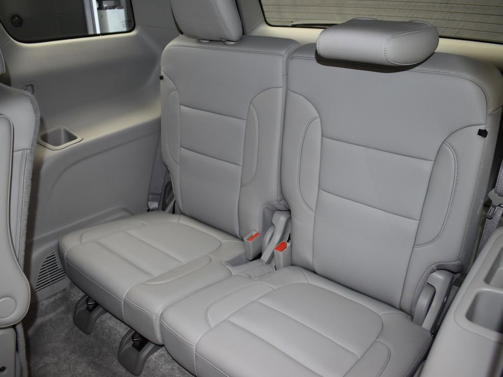 Used 2021 GMC Acadia SLT image 15