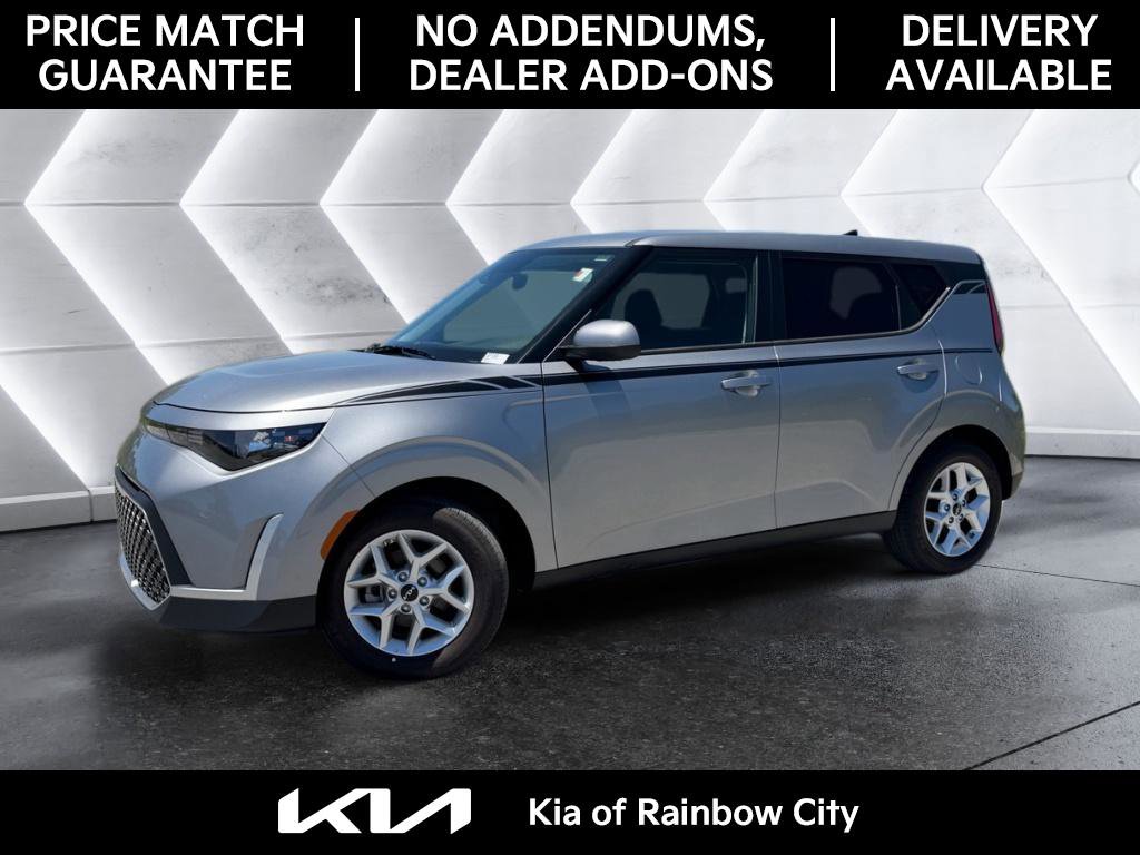 Used 2025 Kia Soul LX w/ LX Technology Package FWD image 4