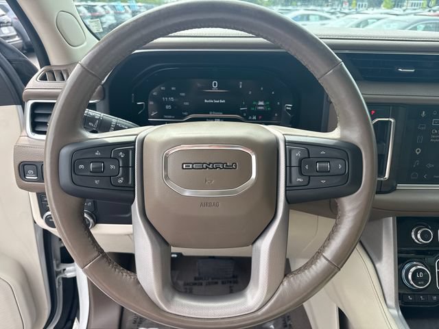 Used 2023 GMC Yukon XL Denali AWD/4WD image 16