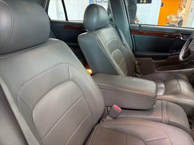 Used 2004 Cadillac De Ville w/ Equipment Group FWD image 26