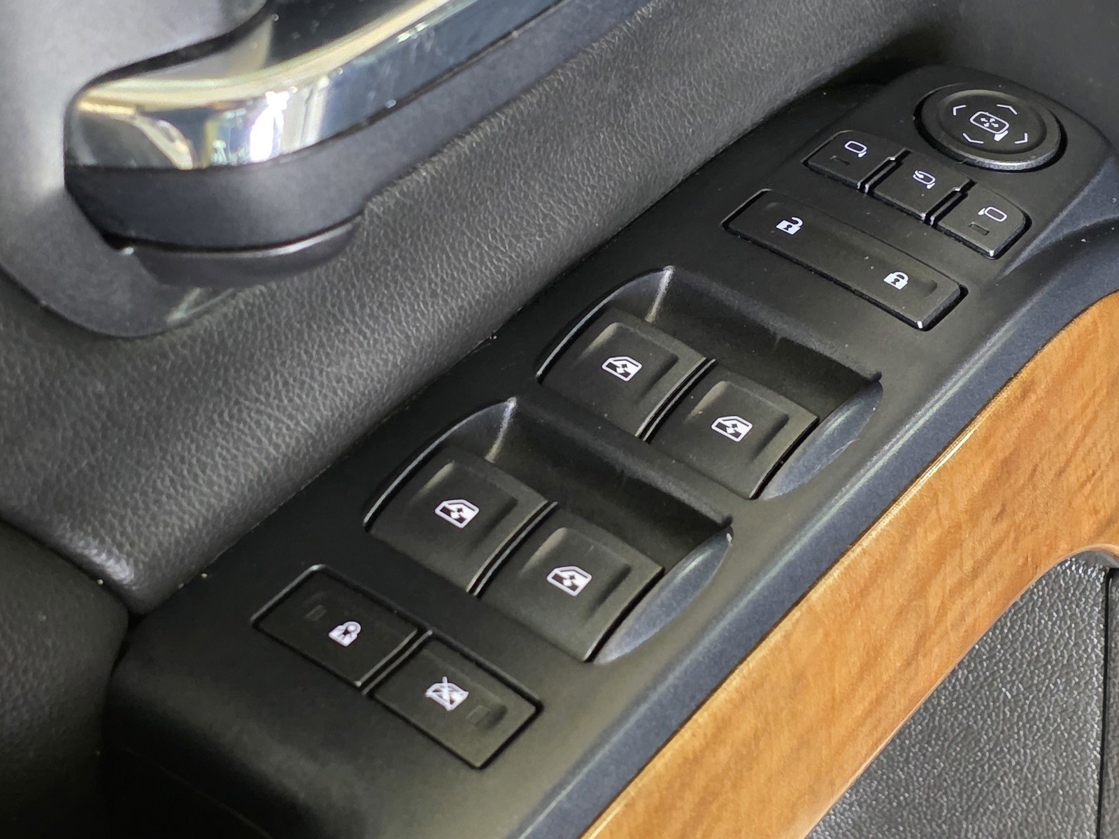 Used 2018 Chevrolet Silverado 3500 LTZ w/ Duramax Plus Package image 22