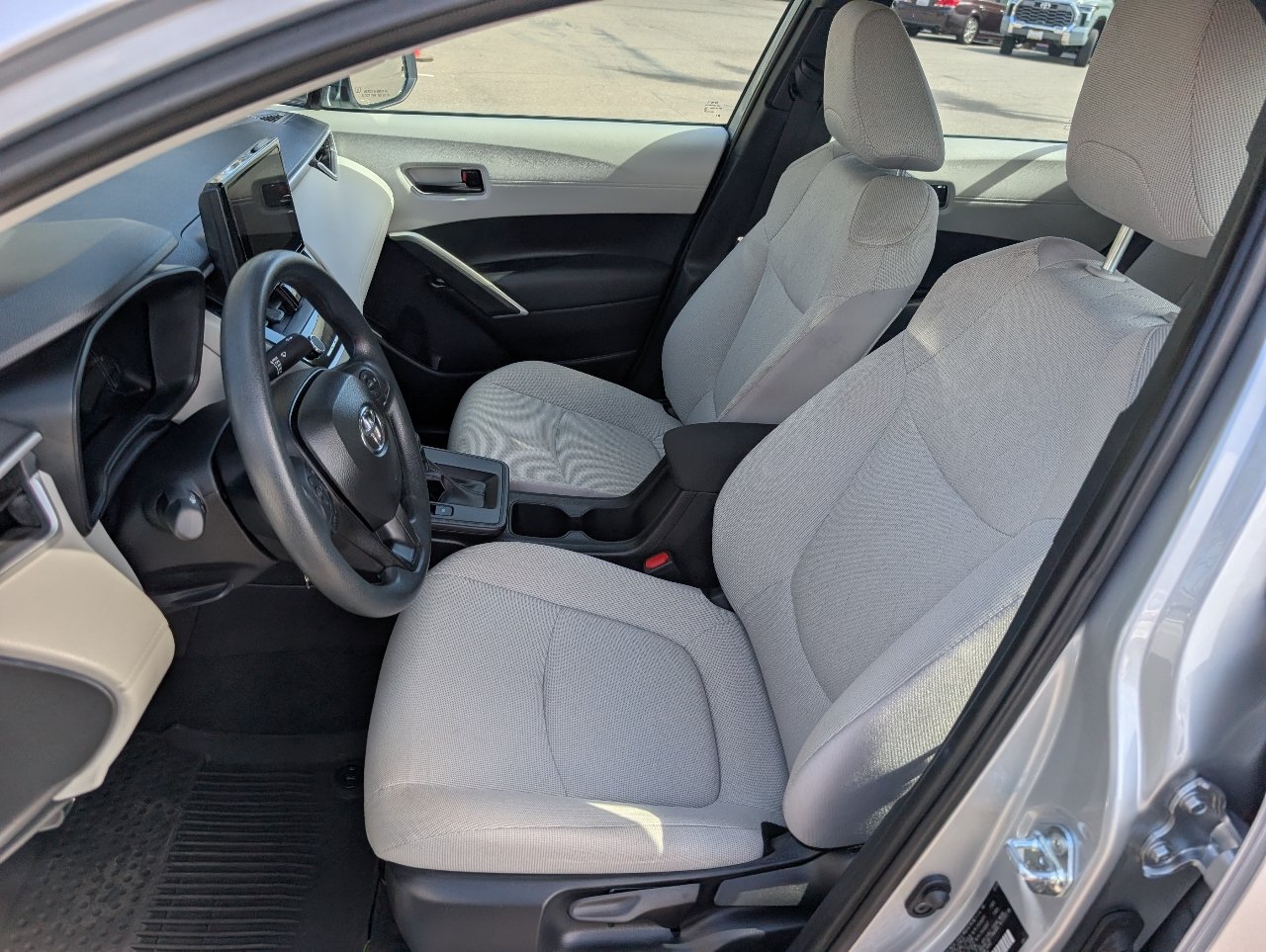 Used 2026 Toyota Corolla Cross L FWD image 2