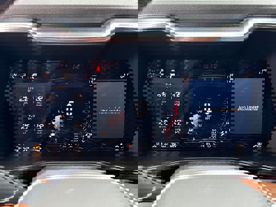 Used 2025 GMC Canyon AT4 image 33