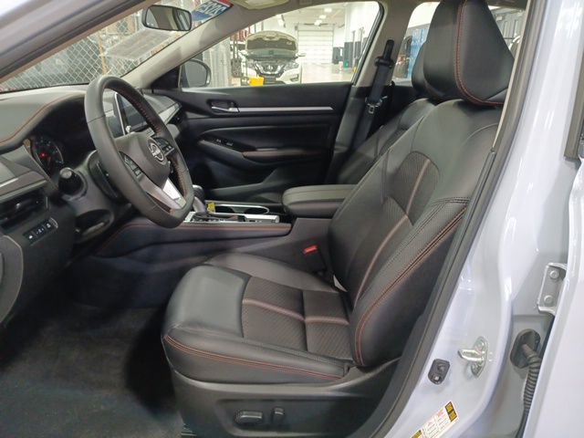 Certified 2025 Nissan Altima 2.5 SR image 12