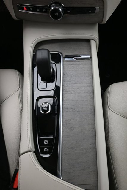 Used 2024 Volvo XC90 B5 Plus w/ Protection Package AWD/4WD image 11