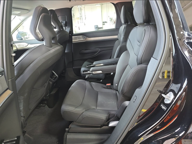 Used 2025 Volvo EX90 Ultra AWD/4WD image 9