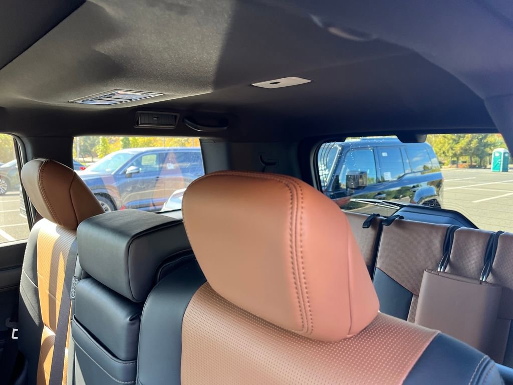 New 2025 Lexus GX 550 image 9