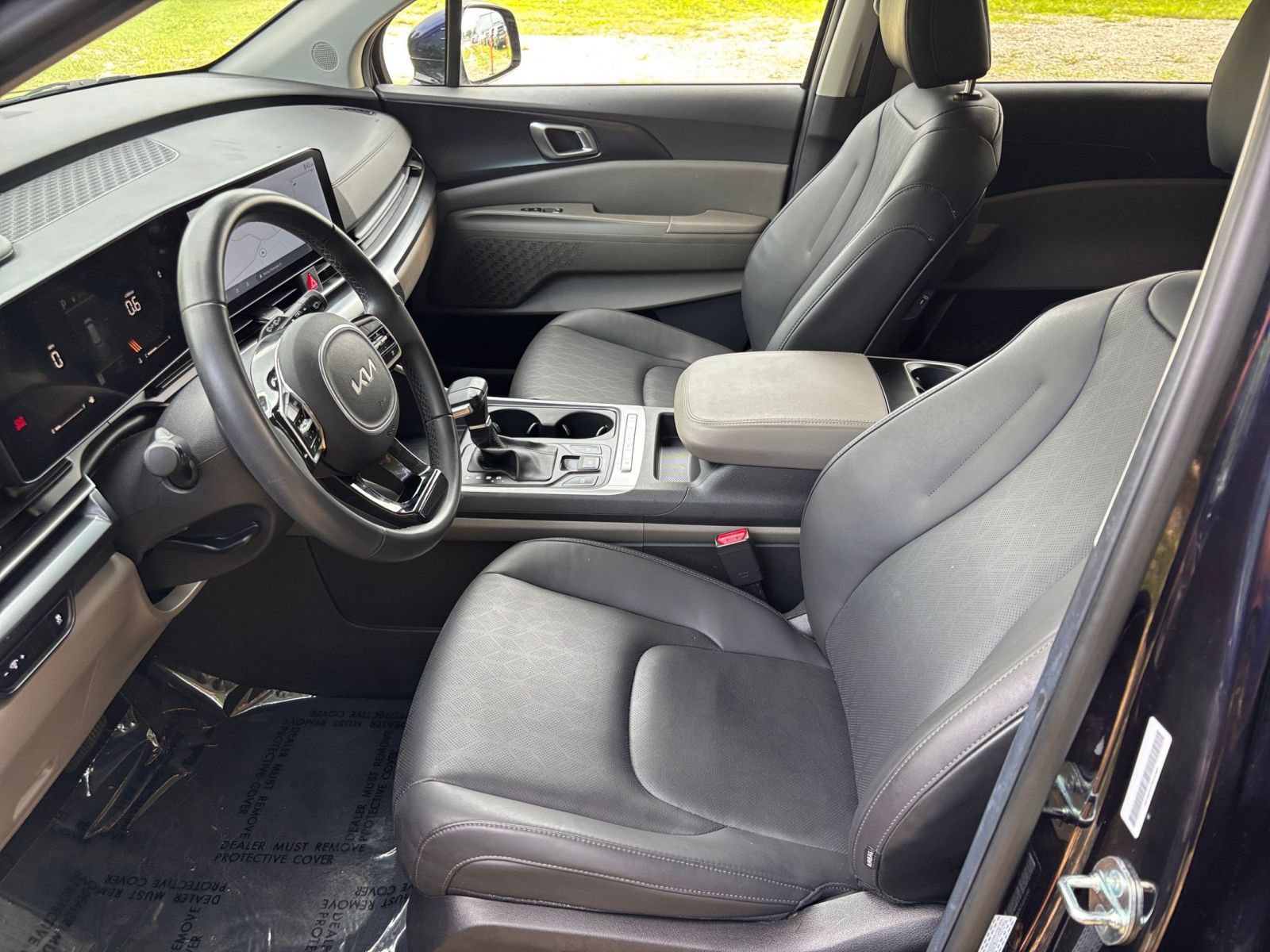 Used 2026 Kia Carnival FWD image 28
