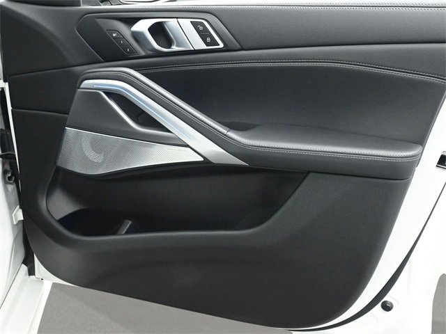 Used 2020 BMW X6 M50i w/ Executive Package image 21