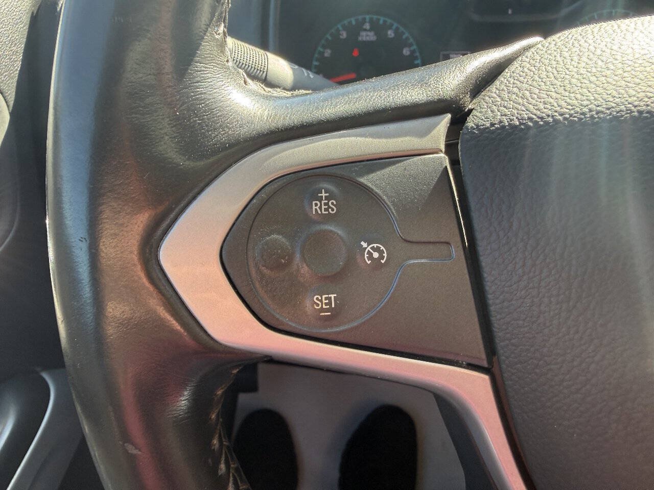 Used 2022 Chevrolet Colorado LT w/ LT Convenience Package AWD/4WD image 21