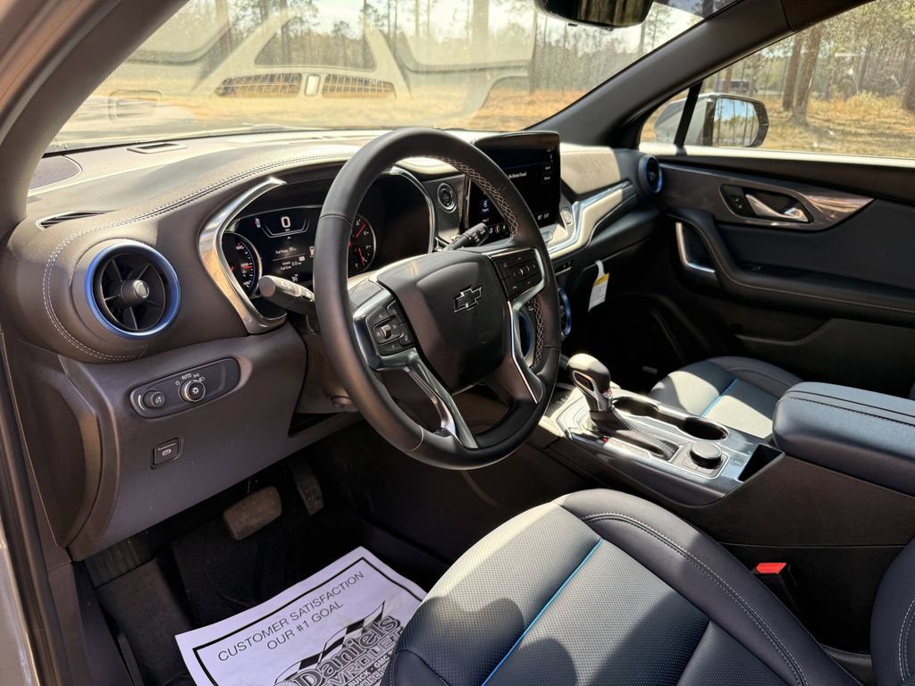 New 2025 Chevrolet Blazer RS w/ Driver Confidence II Package FWD image 16