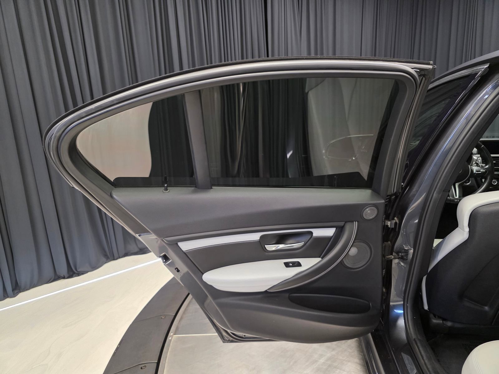 Used 2015 BMW M3 image 32