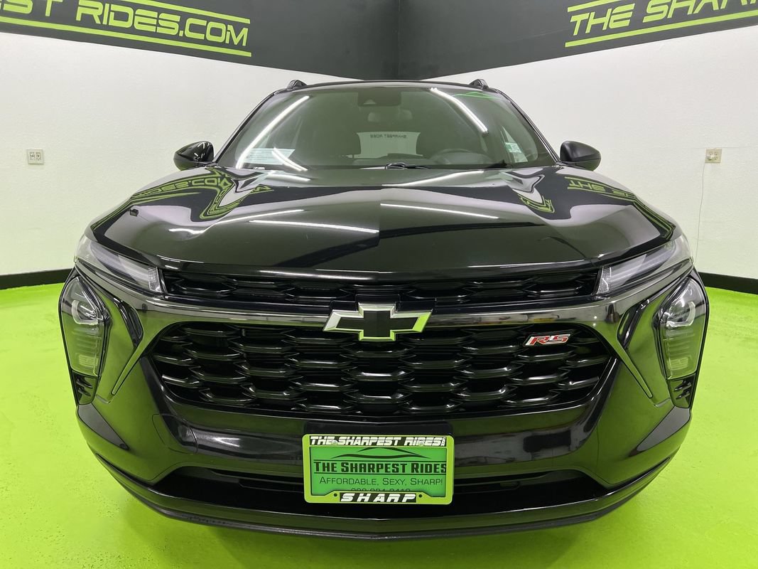 Used 2024 Chevrolet Trax RS w/ Sunroof Package FWD image 3