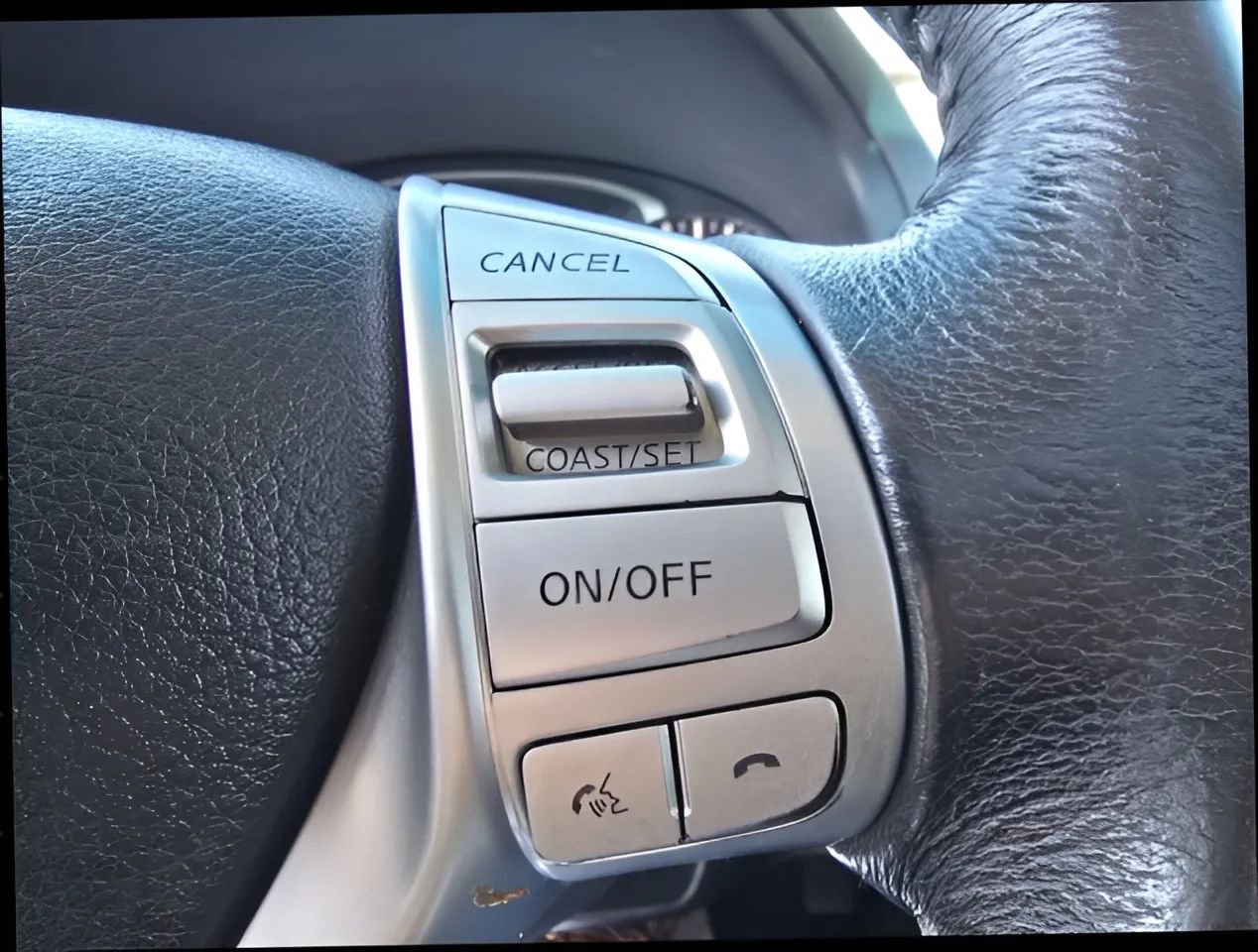 Used 2015 Nissan Altima 2.5 SV w/ Convenience Package FWD image 23