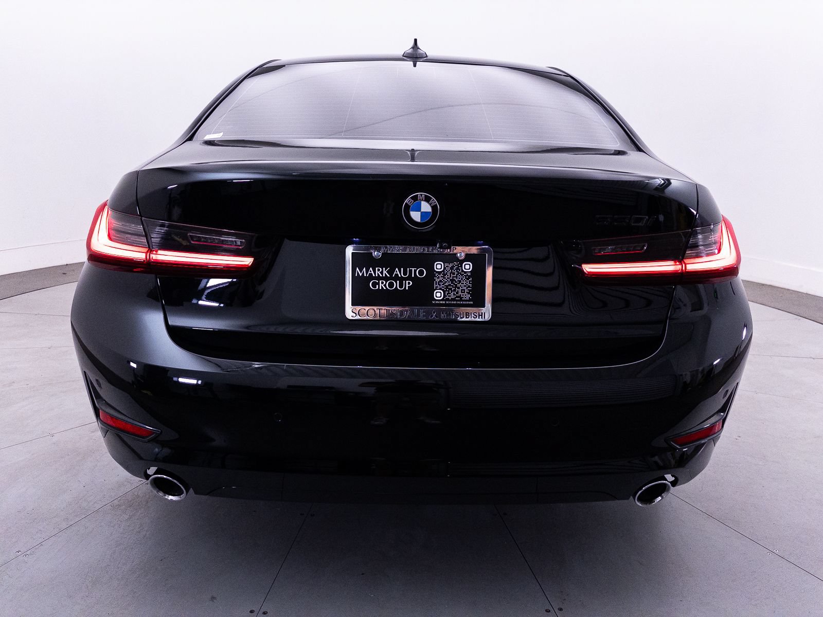 Used 2022 BMW 330i Sedan w/ Premium Package 2 RWD image 17